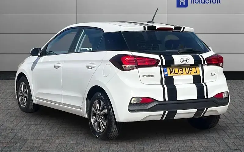 Used Hyundai i20 SE 101 HP (74 kW) 2019 White Hatchback