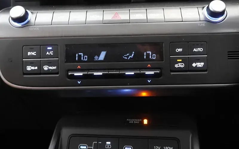Used Hyundai Kona Ultimate 160 kW (218 HP) 2024 Silver SUV