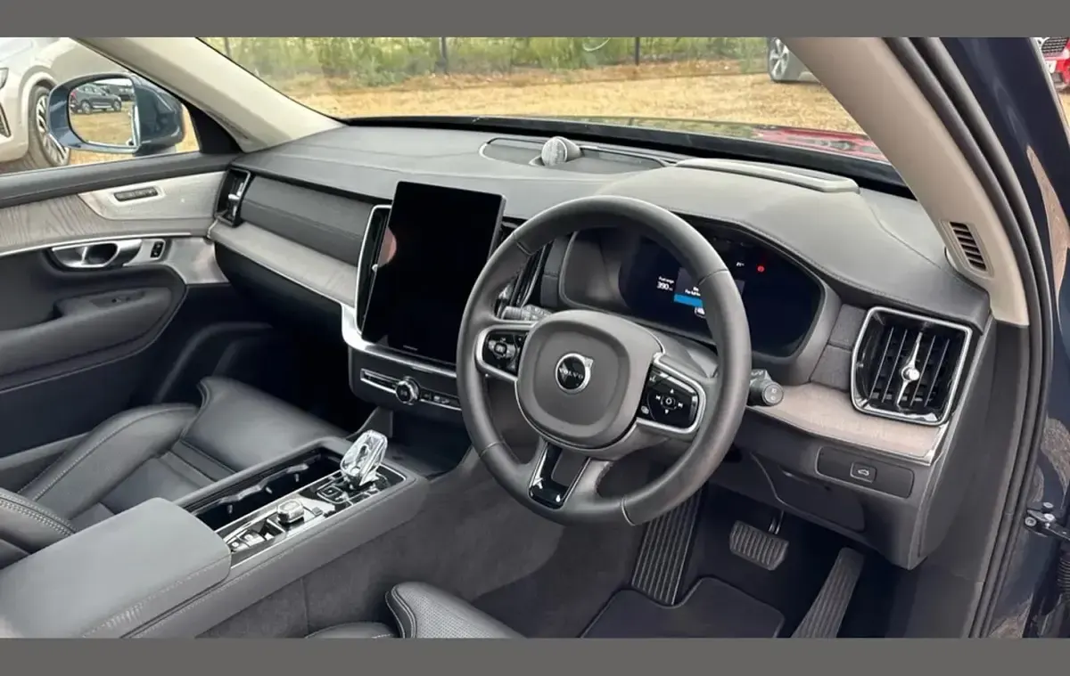 Used Volvo XC90 Ultra 455 HP (334 kW) 2025 Blue SUV