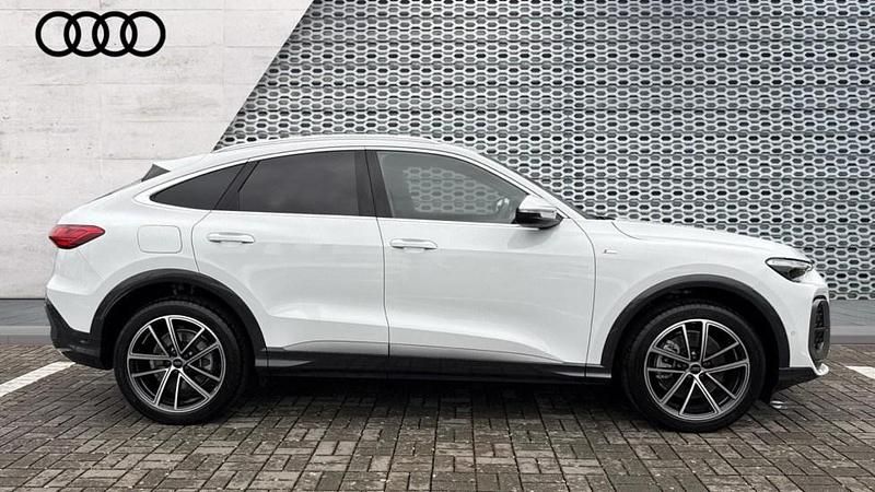 Used Audi Q5 Sportback Advanced 204 HP (150 kW) 2025 White SUV