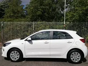 Used Kia Rio 83 HP (61 kW) 2019 White Hatchback