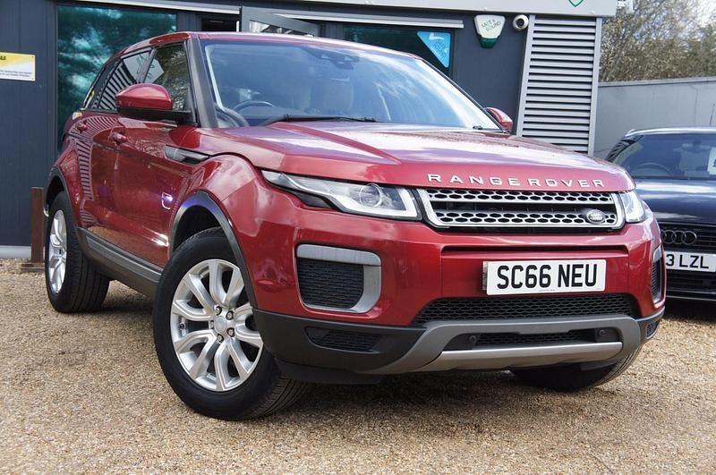 Used Land Rover Range Rover evoque SE 150 HP (110 kW) 2017 Red Estate