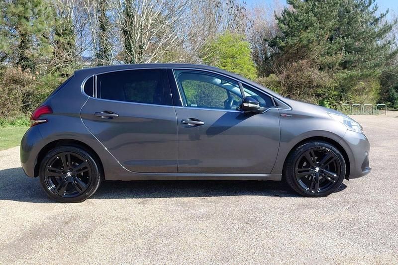 Used Peugeot 208 GT-line 108 HP (79 kW) 2019 Grey Hatchback