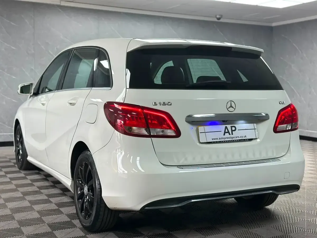 Used Mercedes B180 SE 109 HP (80 kW) 2015 White Hatchback