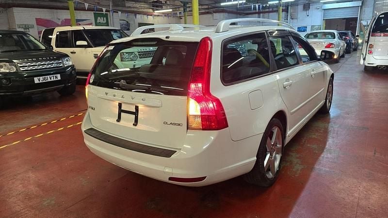 Used Volvo V50 SE 2012 White Estate