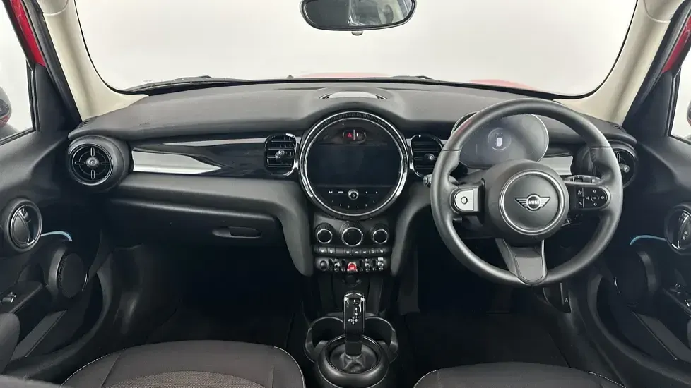 Used Mini Cooper Classic 134 HP (98 kW) 2023 Red Hatchback