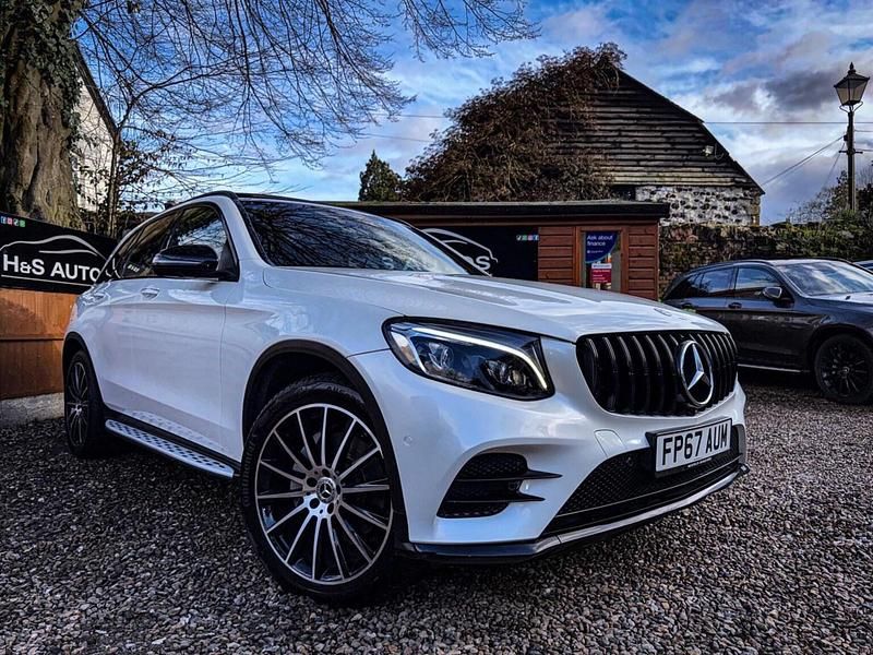 Used Mercedes GLC250 AMG line 204 HP (150 kW) 2017 White Estate