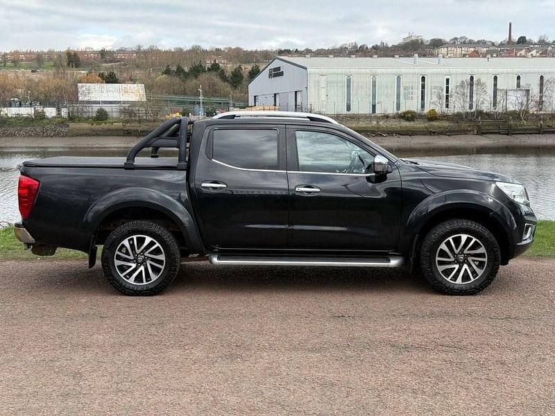 Used Nissan Navara Tekna 190 HP (139 kW) 2016 Black Pickup
