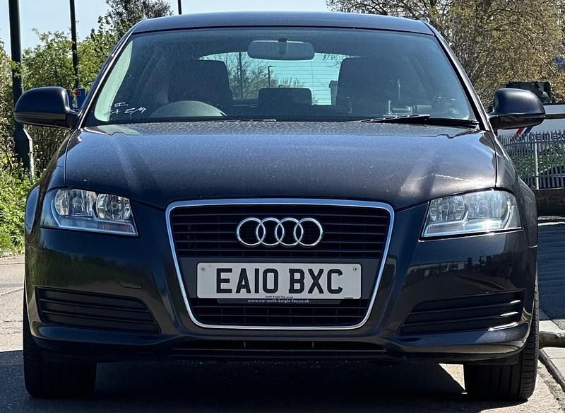 Begagnad Audi A3 102 HK (75 kW) 2010 Grå Halvkombi