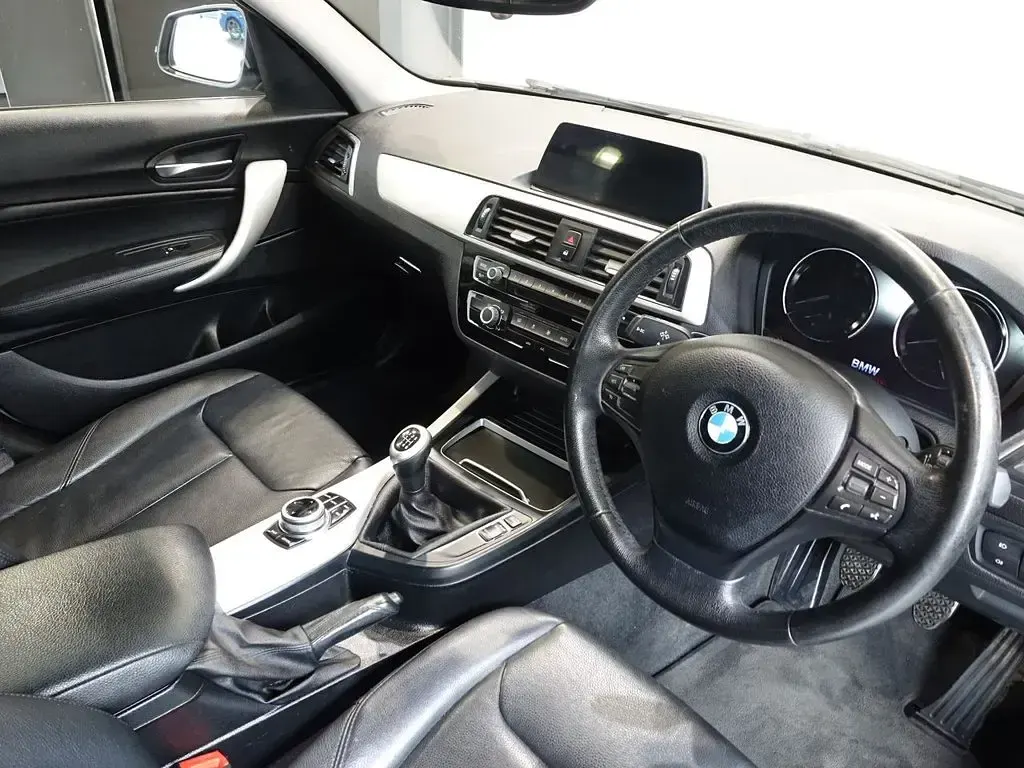 Used BMW 116 Comfort Edition 116 HP (85 kW) 2018 Silver Hatchback