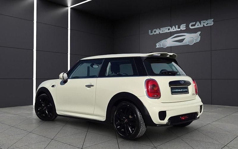 Używany Mini Cooper Hatch 136 KM (100 kW) 2017 Biały Hatchback