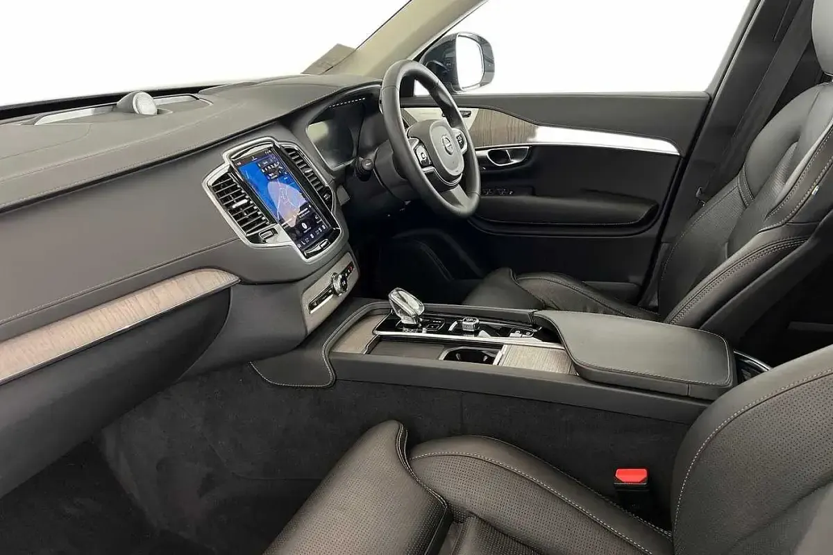 Used Volvo XC90 Ultimate 455 HP (334 kW) 2023 Silver dawn SUV