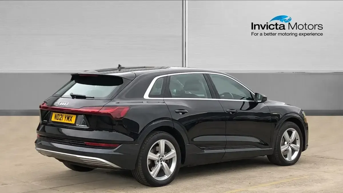 Używany Audi e-tron Advanced 230 kW (313 KM) 2021 Czarny SUV