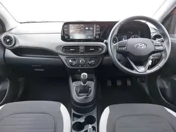 Used Hyundai i10 SE 67 HP (49 kW) 2021 Red Hatchback