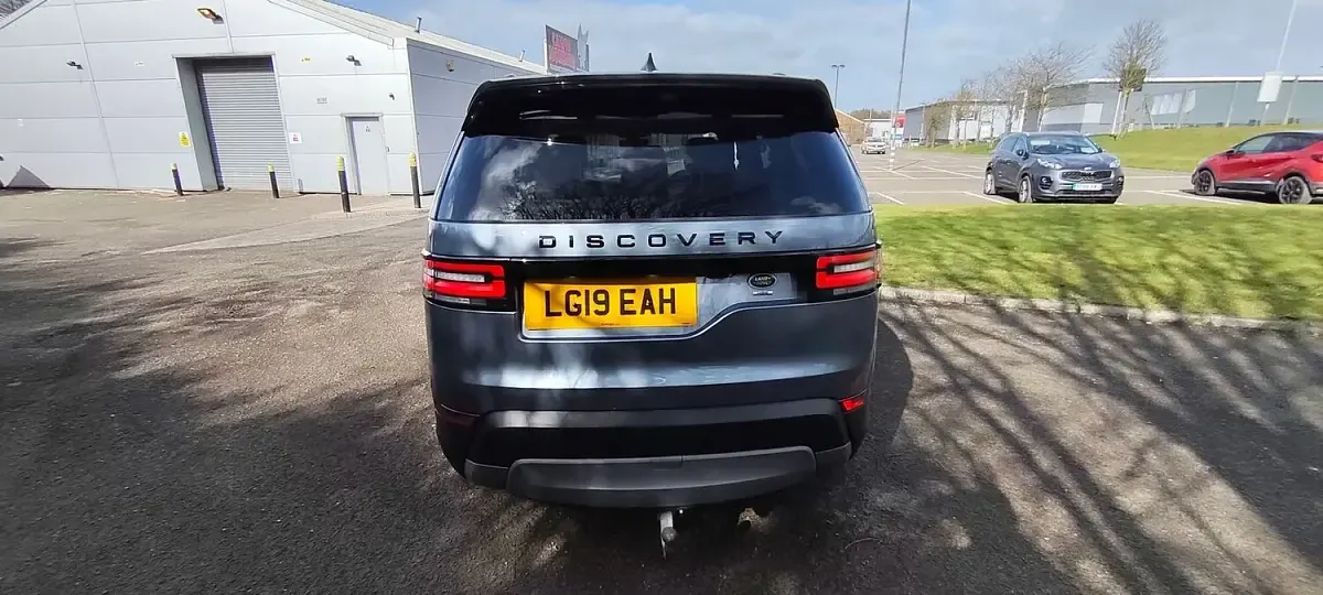 Used Land Rover Discovery 5 HSE 240 HP (176 kW) 2019 Blue SUV