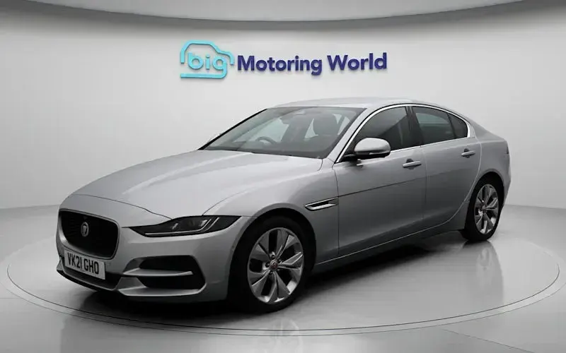 Begagnad Jaguar XE S 250 HK (183 kW) 2021 Silver Sedan