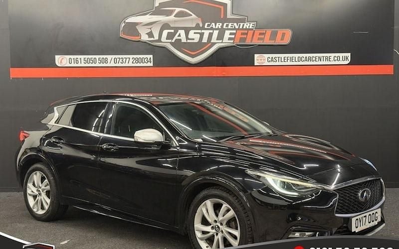 Used Infiniti Q30 Business Executive 122 HP (89 kW) 2017 Black Hatchback