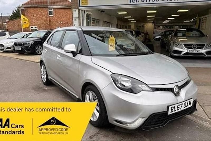 Used MG MG3 106 HP (77 kW) 2017 Silver fox metallic Hatchback