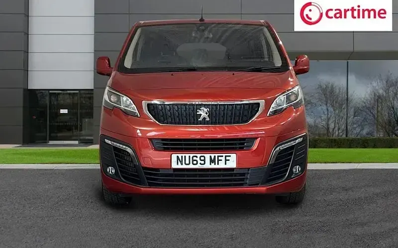 Used Peugeot Traveller Allure 150 HP (110 kW) 2019 Red MPV