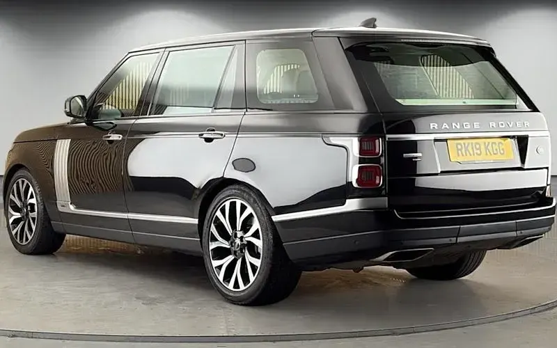 Used Land Rover Range Rover Autobiography 404 HP (297 kW) 2019 Santorini black SUV