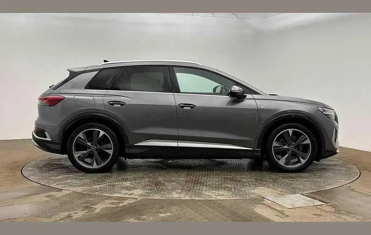 Used Audi Q4 e-tron Comfort 150 kW (204 HP) 2021 Grey SUV