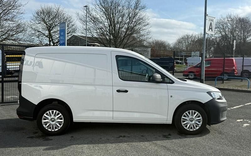 Second-hand VW Caddy 102 CP (75 kW) 2023 Monovolum