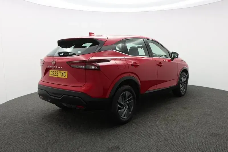 Used Nissan Qashqai Acenta Premium 140 HP (102 kW) 2023 Red SUV