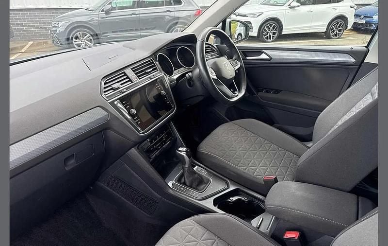 Used VW Tiguan Life 150 HP (110 kW) 2023 Silver SUV