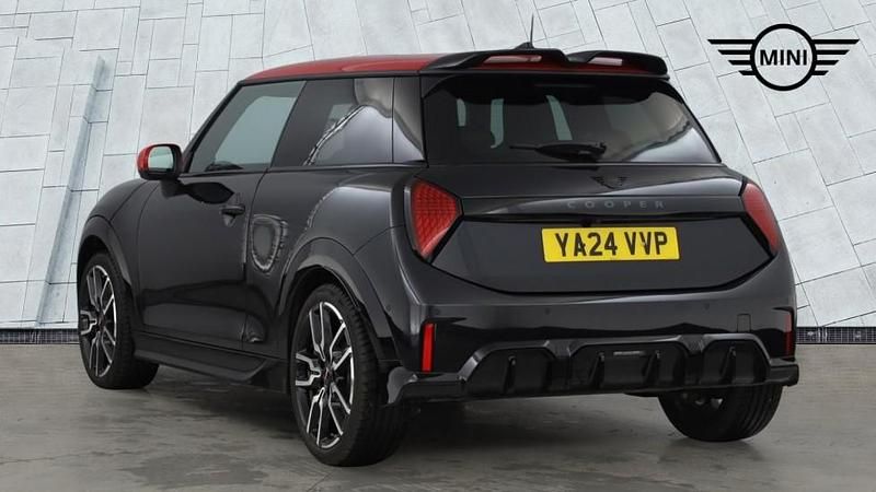 Used Mini Cooper Hatch 154 HP (113 kW) 2024 Black Hatchback