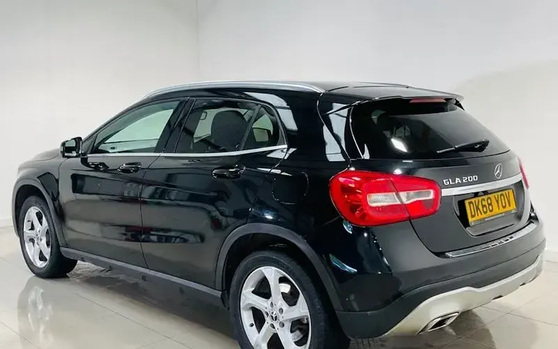 Begagnad Mercedes GLA200 156 HK (114 kW) 2018 Svart SUV