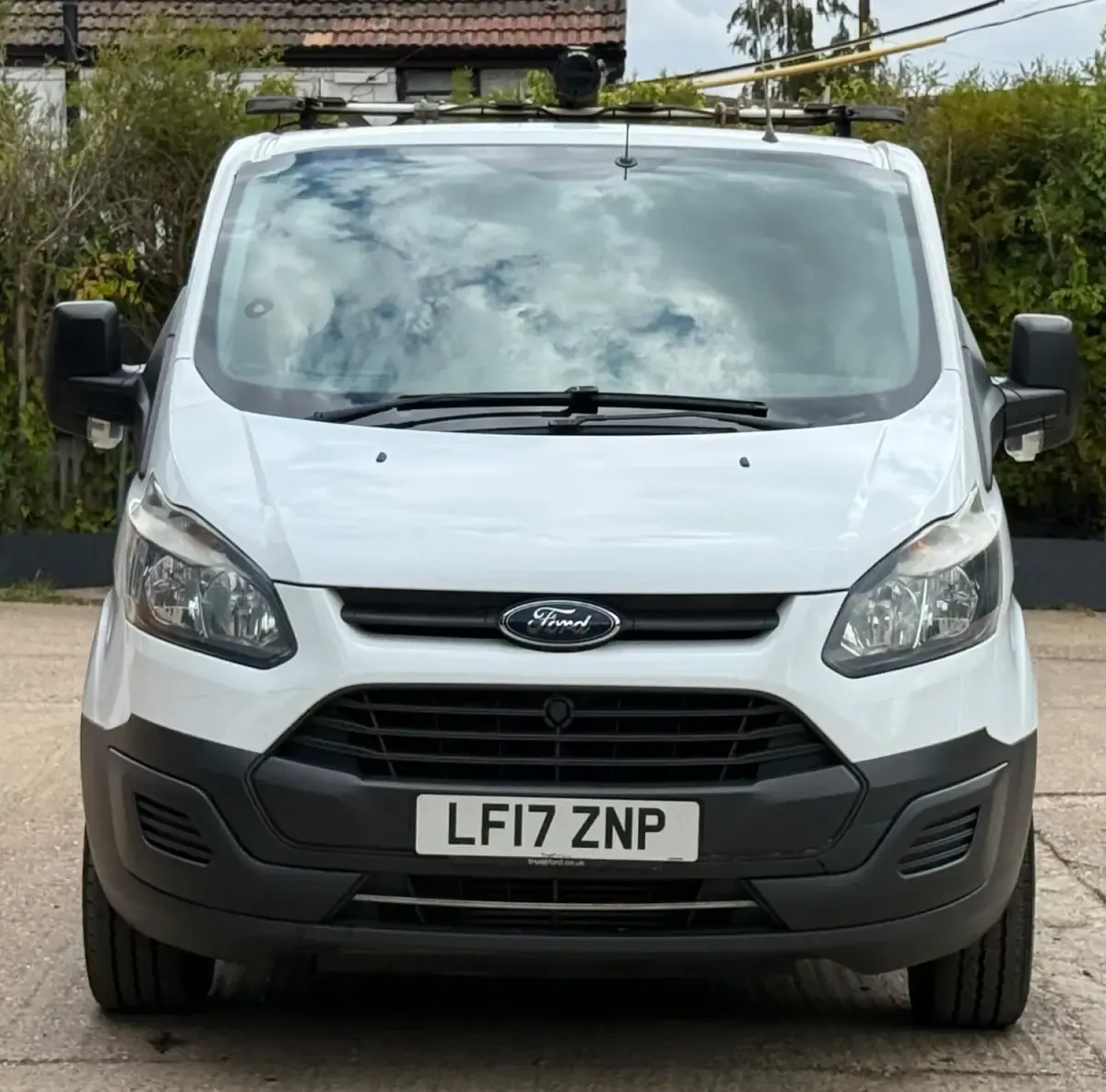 Used Ford Transit Custom 105 HP (77 kW) 2017 White Van