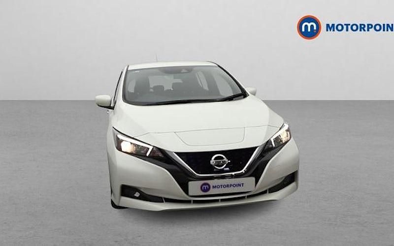 Used Nissan Leaf Acenta 110 kW (150 HP) 2020 White Hatchback