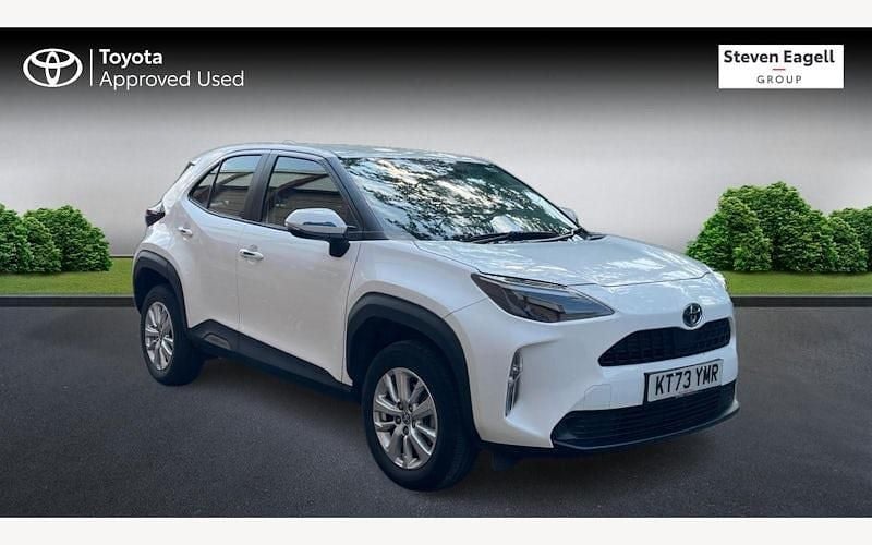 Used 2025 Toyota Yaris Hybrid Estate | £21,039 (Super price) - Image 1/4