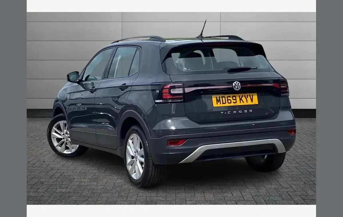 Used VW T-Cross SE 115 HP (84 kW) 2020 Urano grey SUV