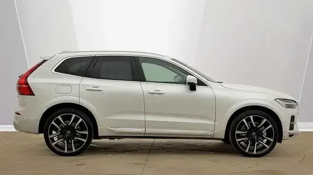 Used Volvo XC60 Ultra 449 HP (330 kW) 2025 White SUV
