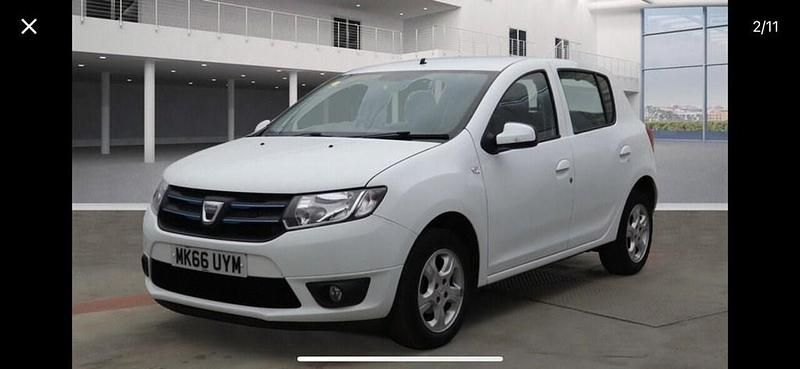 White Used 2016 Dacia Sandero Lauréate Hatchback | £3,595 (Super price) - Image 1/3