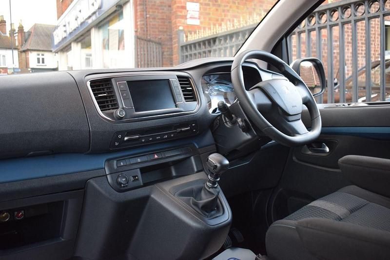 Used Peugeot Traveller Active 2020 White MPV