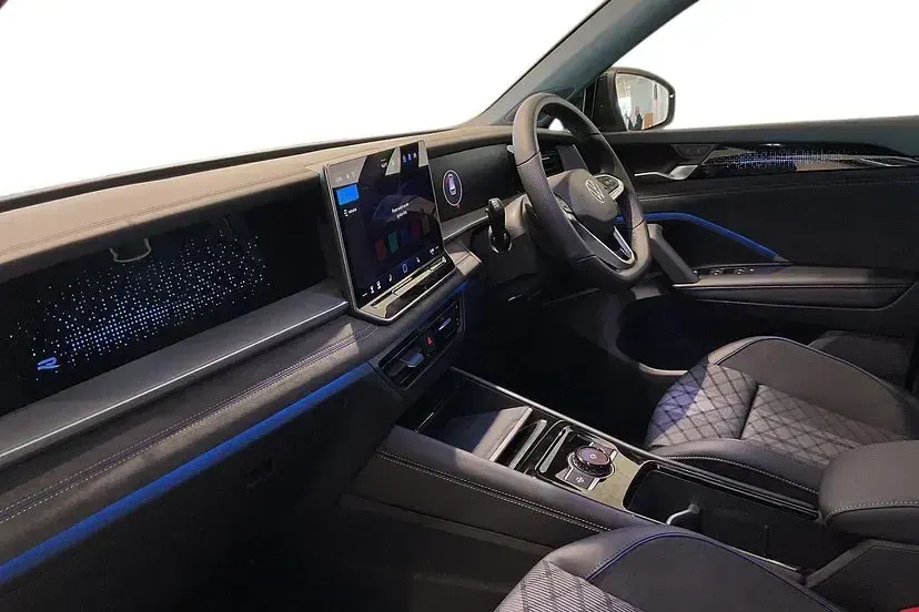 Used VW Tayron R-line 150 HP (110 kW) 2026 Grenadilla black SUV