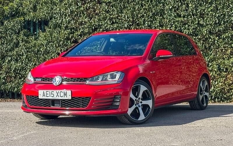 Used VW Golf VII GTI 220 HP (161 kW) 2015 Red Hatchback