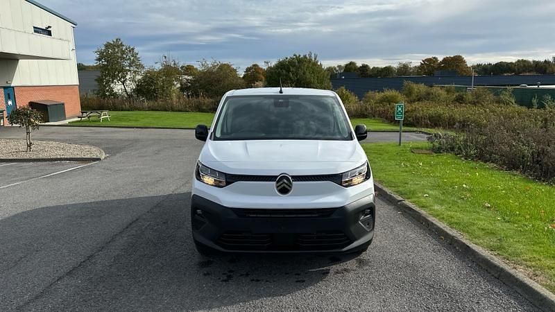 New Citroën Berlingo 100 HP (73 kW) 2026 White MPV