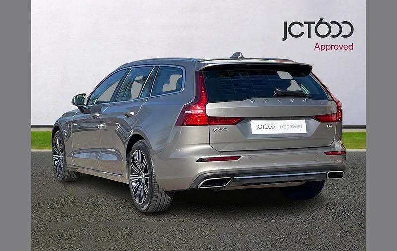 Used Volvo V60 Inscription 194 HP (142 kW) 2021 Grey Estate