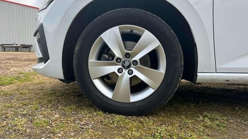 Used Skoda Scala SE 116 HP (85 kW) 2025 White Hatchback