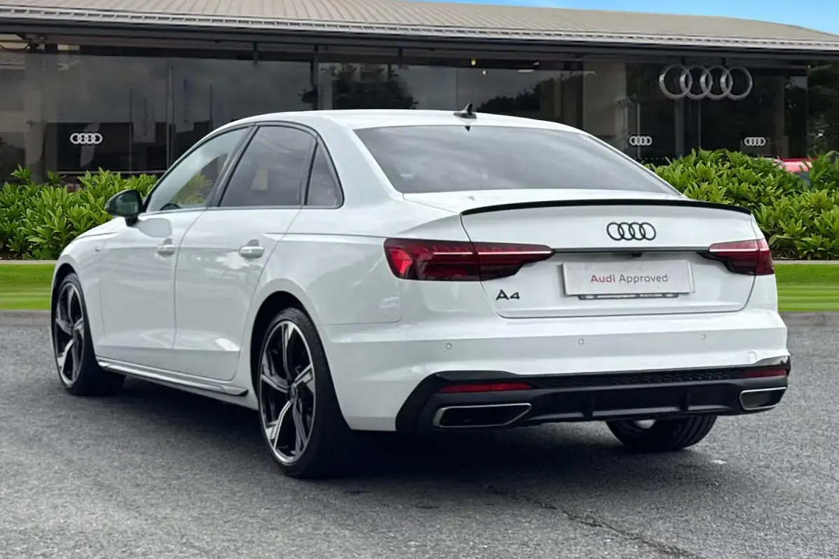 Used Audi A4 Black Edition 163 HP (119 kW) 2022 White Sedan
