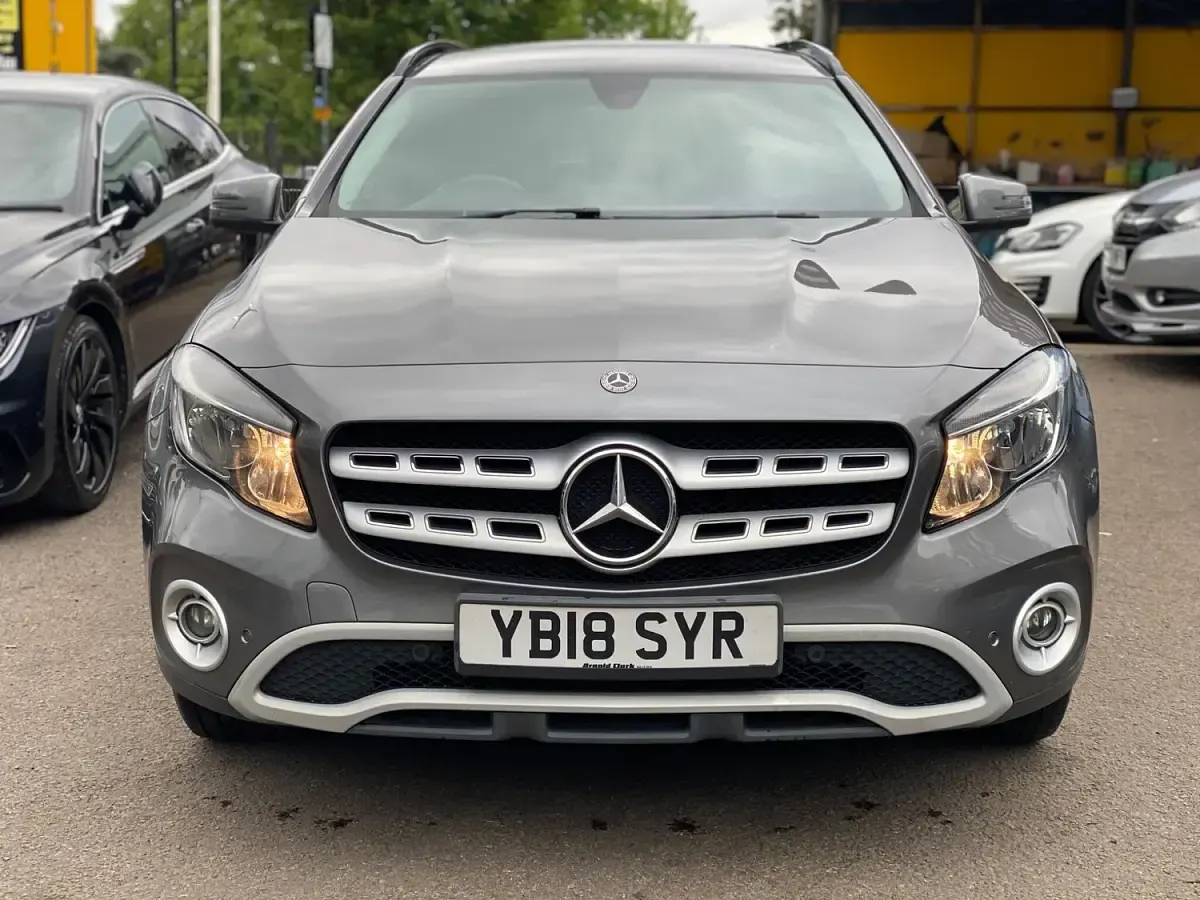 Used Mercedes GLA200 Executive 156 HP (114 kW) 2018 Grey SUV