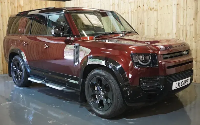 Used Land Rover Defender HSE Dynamic 300 HP (220 kW) 2024 SUV