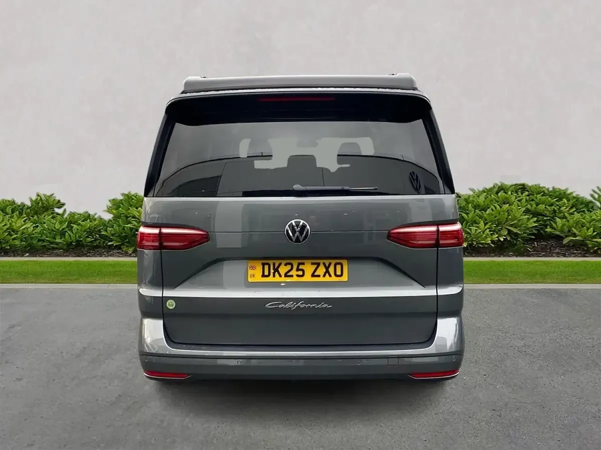 Second-hand VW California Beach 150 CP (110 kW) 2025 Gri Van