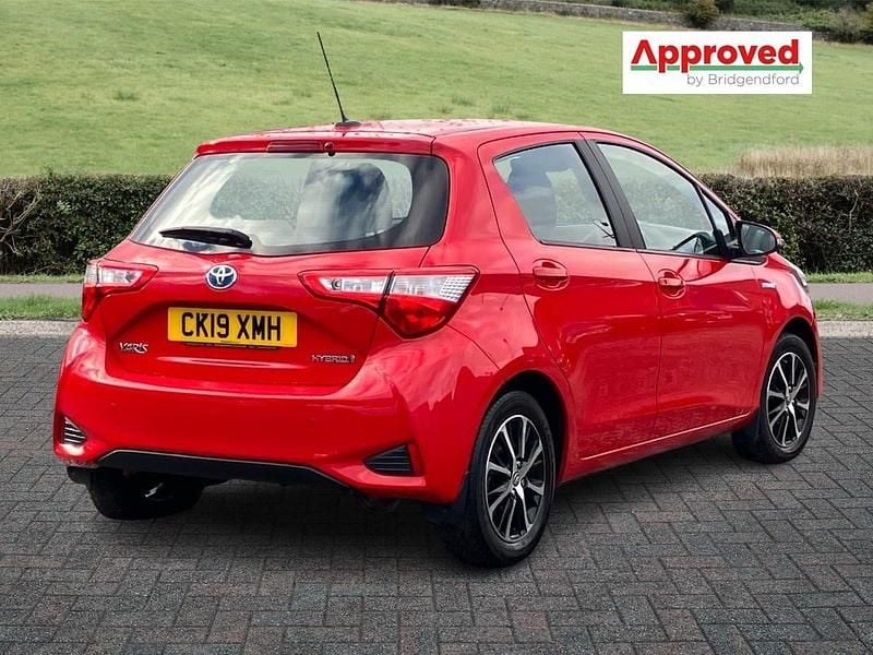 Used Toyota Yaris Hybrid 2019 Red Hatchback