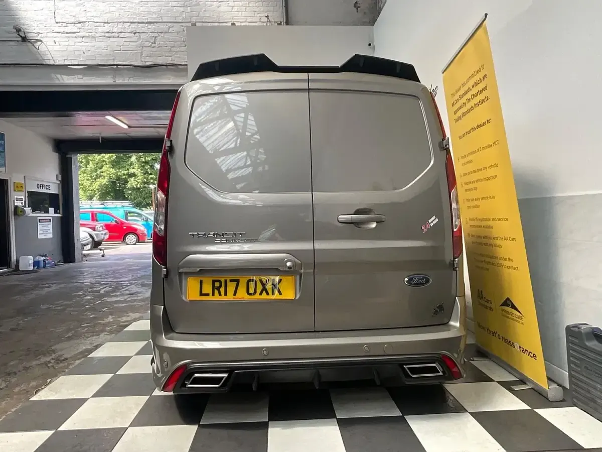 Used Ford Transit Connect Limited 2017 Silver MPV