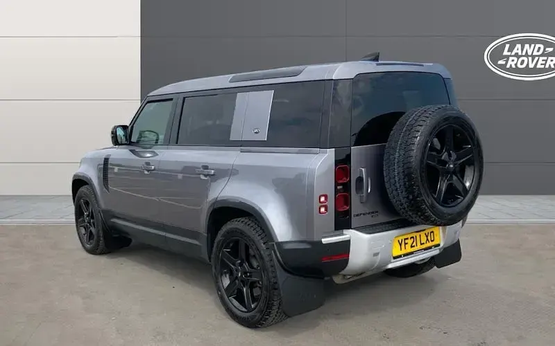 Second-hand Land Rover Defender HSE 300 CP (220 kW) 2024 SUV