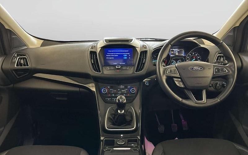 Usado Ford Kuga Titanium 150 HP (110 kW) 2019 Vermelho SUV